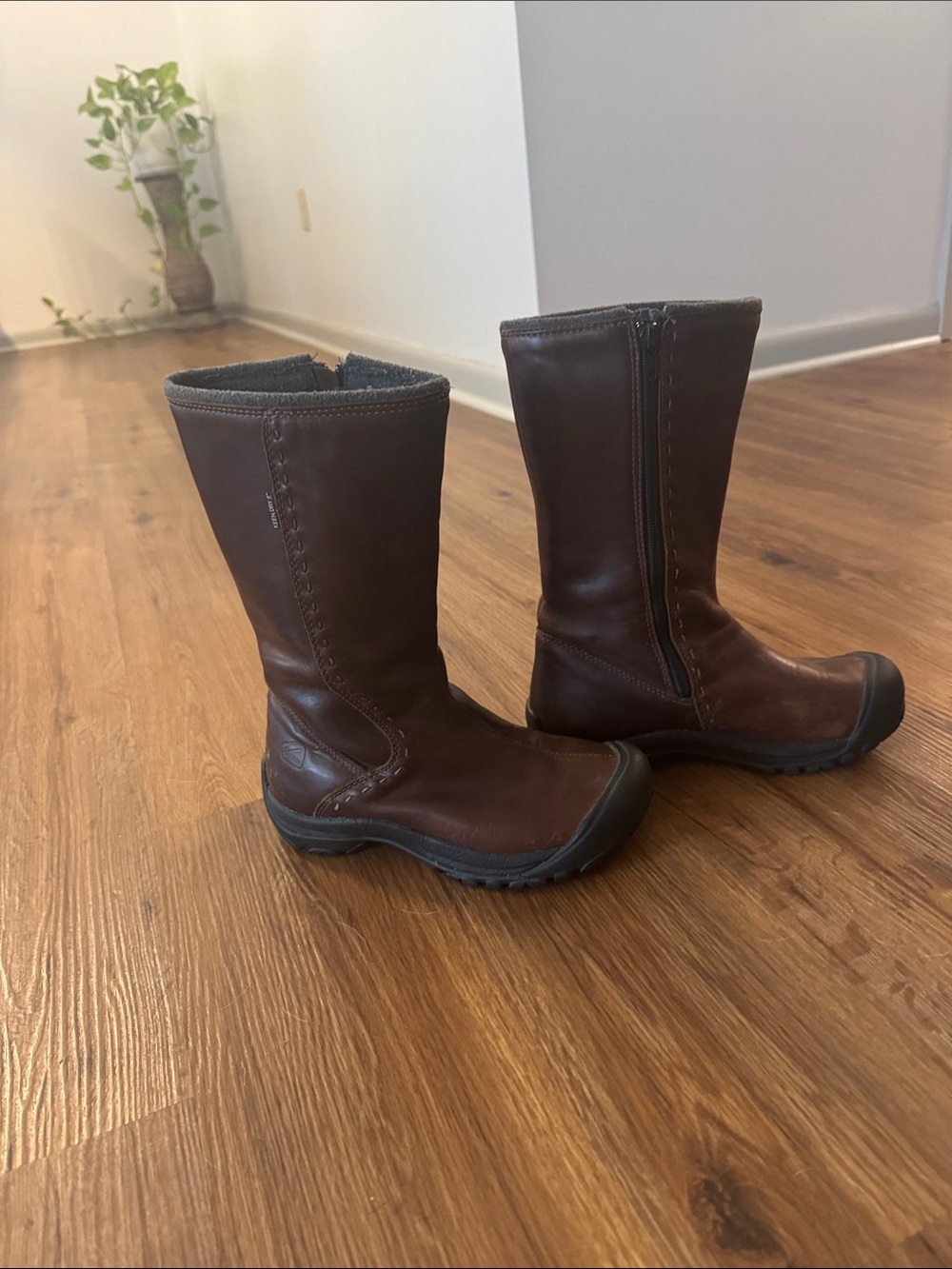 Keen Women's Dark Brown Mid-Calf Zip Leather Dry Boots